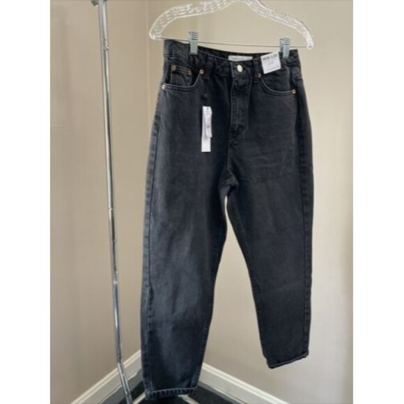 Topshop High Waisted Tapered Leg Mom Jeans in Black Womens Size 28W 30L NWT - Picture 2 of 5